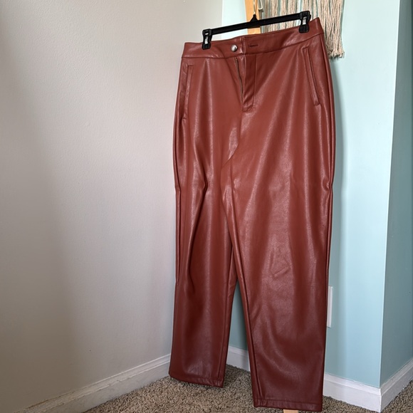 Brown faux leather pants 🧡 - Picture 2 of 3